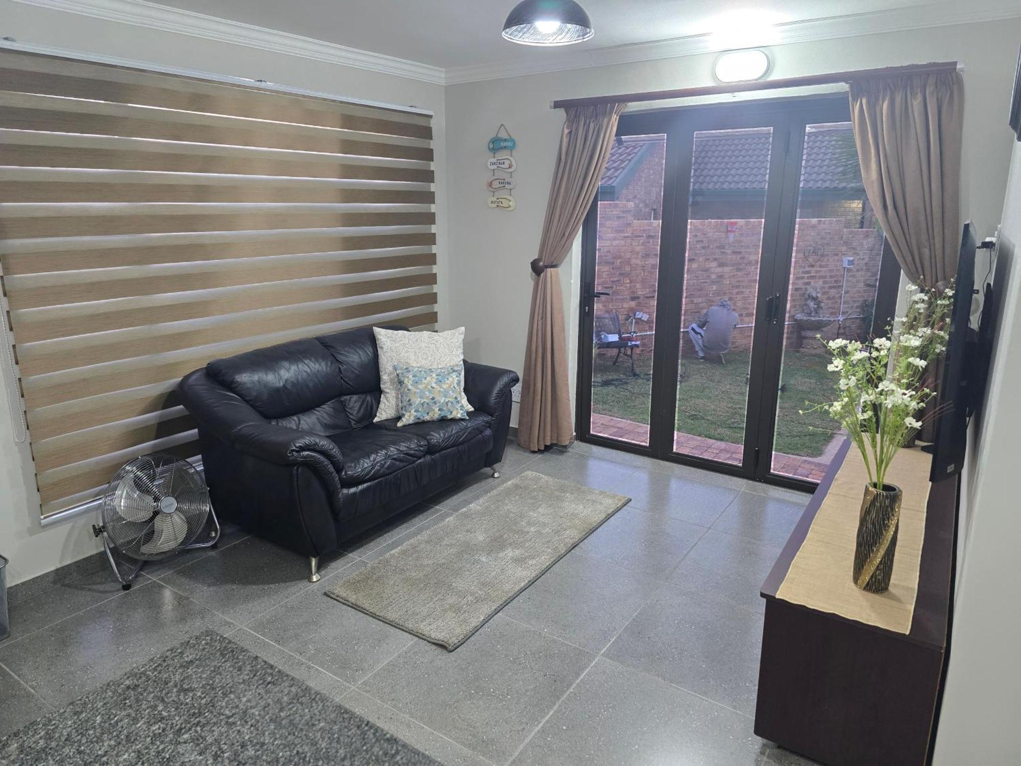 Lavender Villa No Loadshedding Kempton Park Room photo